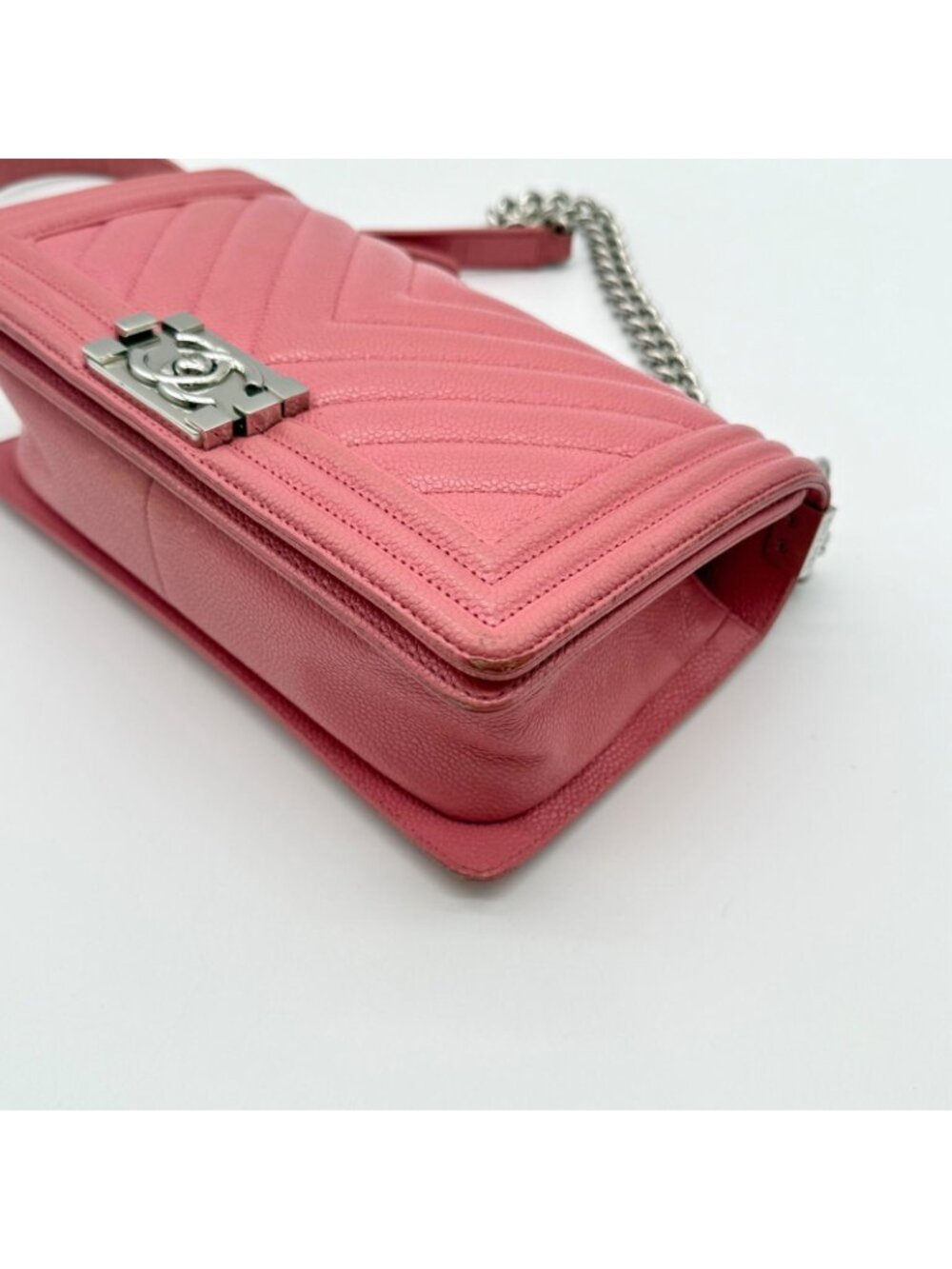 Chanel Large Shoulder Bag Boy V-stitch Caviar Leather - Picture 8 of 16